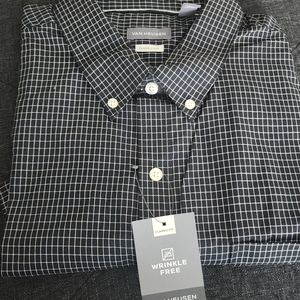 Van Huesen Short Sleeve Dress Shirt XL